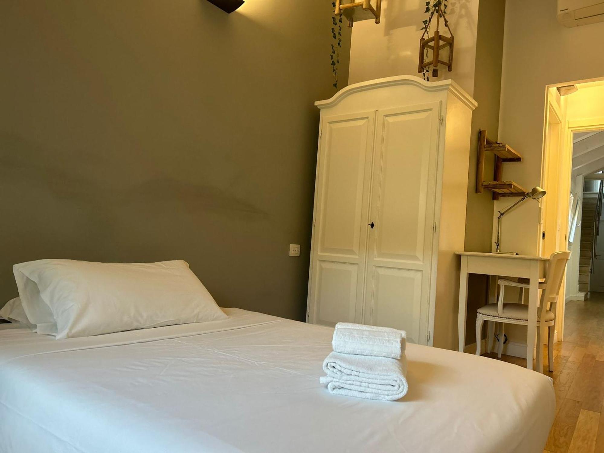 Cosmopolitan Central Rooms — Photos 3